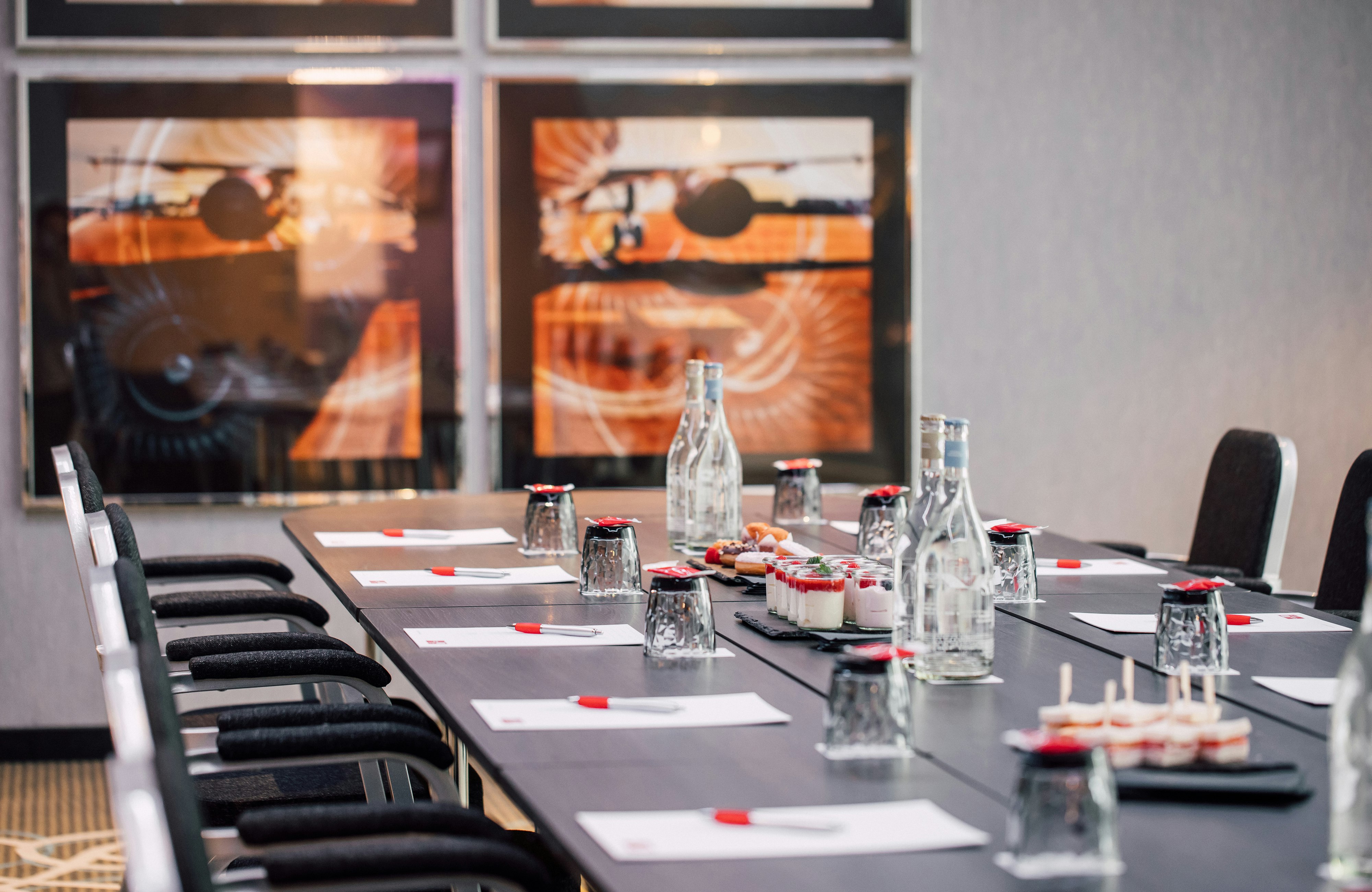 Leonardo Hotel Zurich Airport 74/76