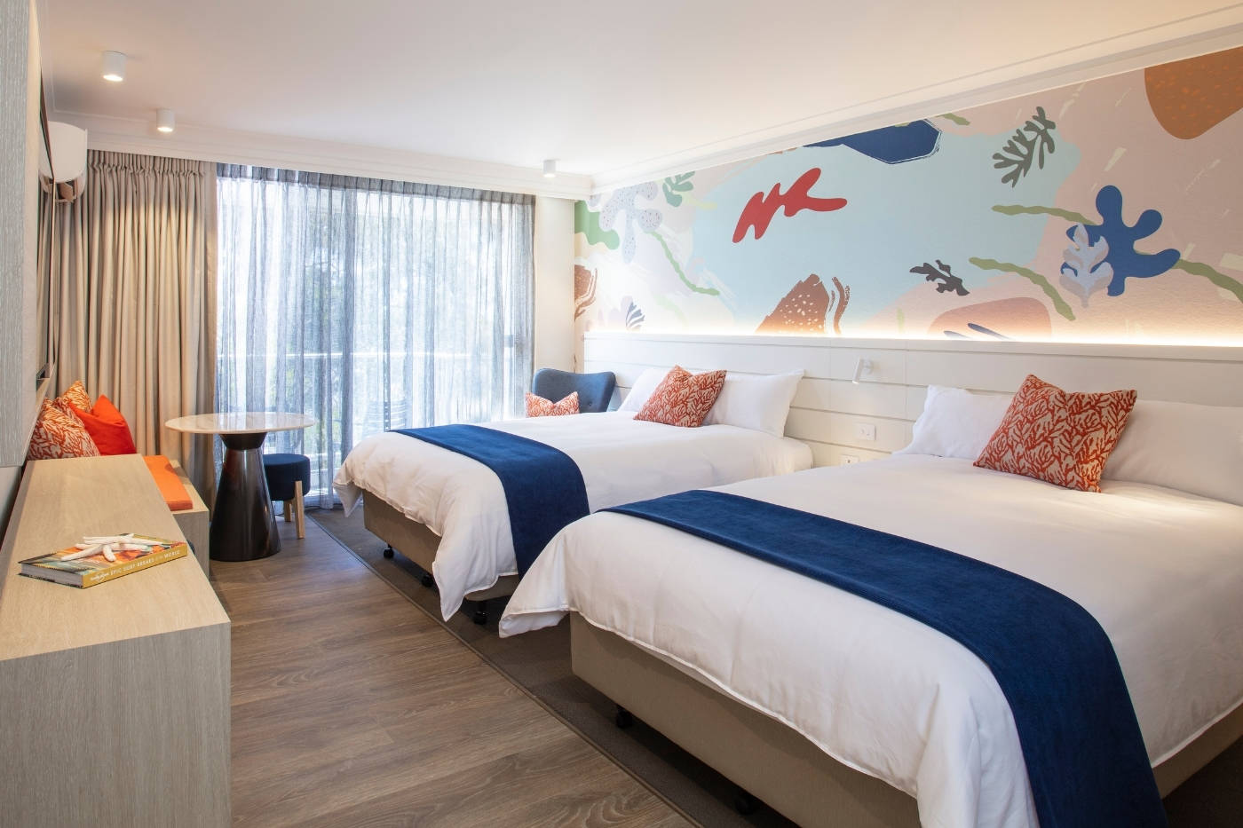 Deluxe Double Room + Entry to 4 Theme Parks + Twin Pack of Wine