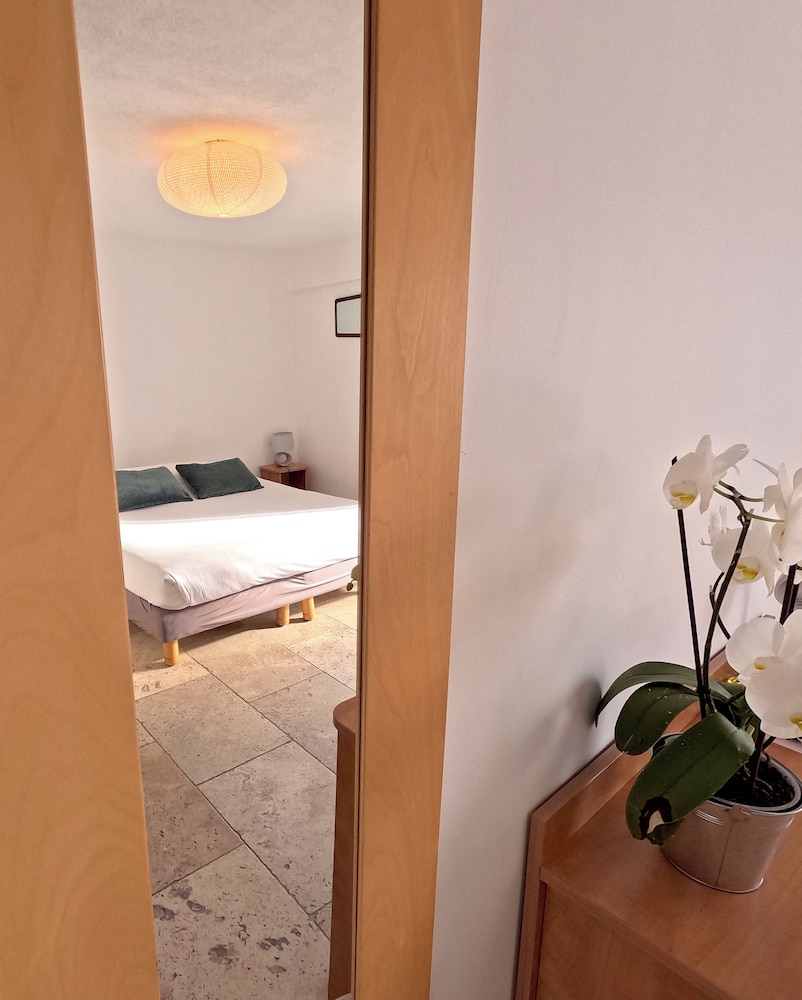 Azur Hotel 63/63