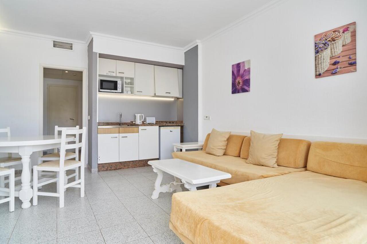 Invisa Aparthotel Casa Luis 21/53