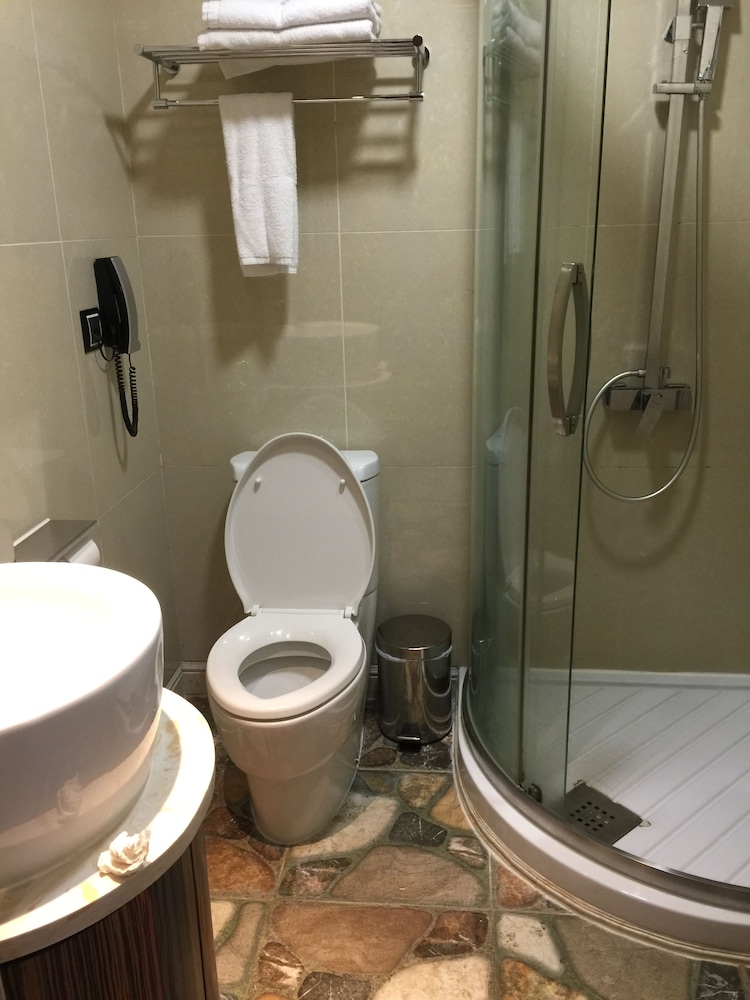 Harbour Bay Hotel 29/32