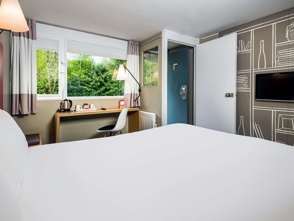 Ibis Plymouth 16/50
