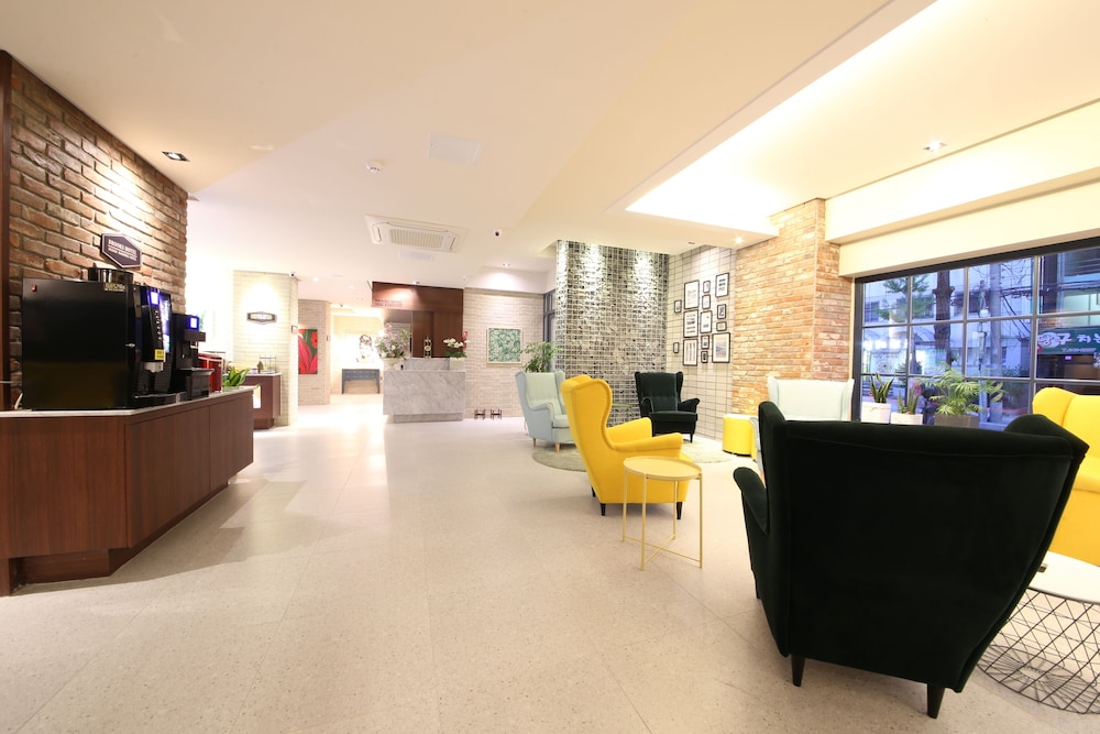 Brooks Hotel 37/50