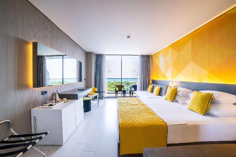 Room, Single, Lateral Side Sea View