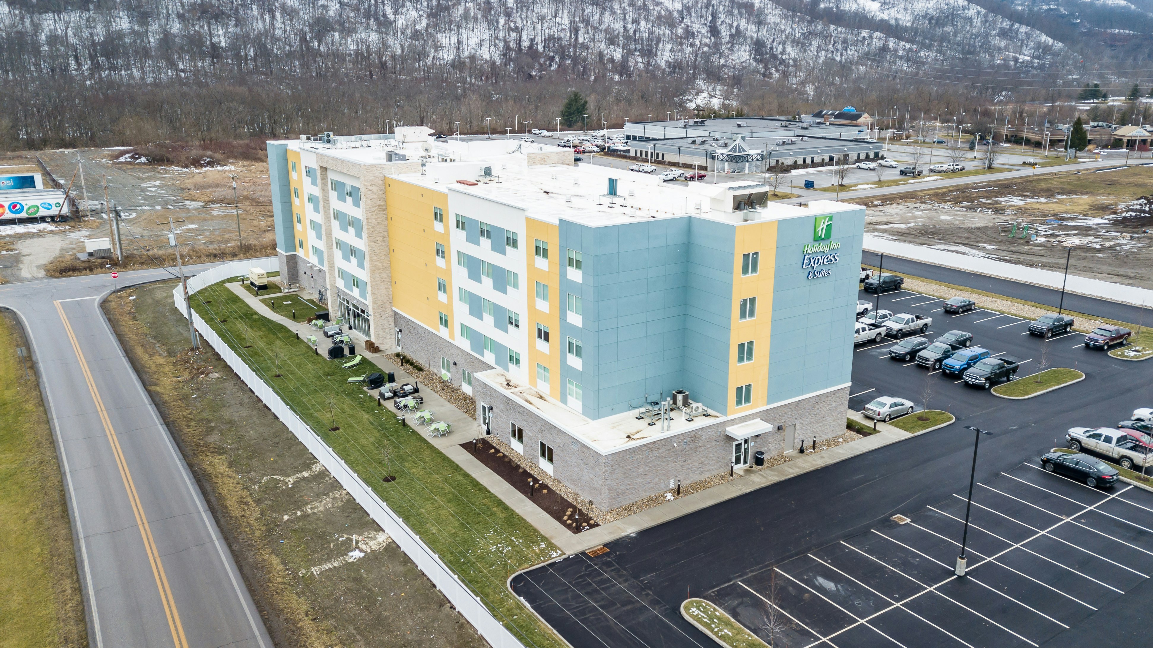 Holiday Inn Express And Suites Moundsville 2/61