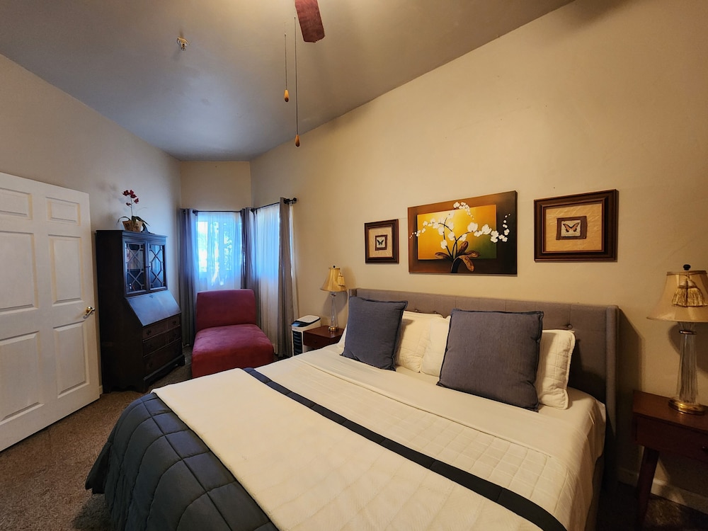 The Sky View Inn 24/67