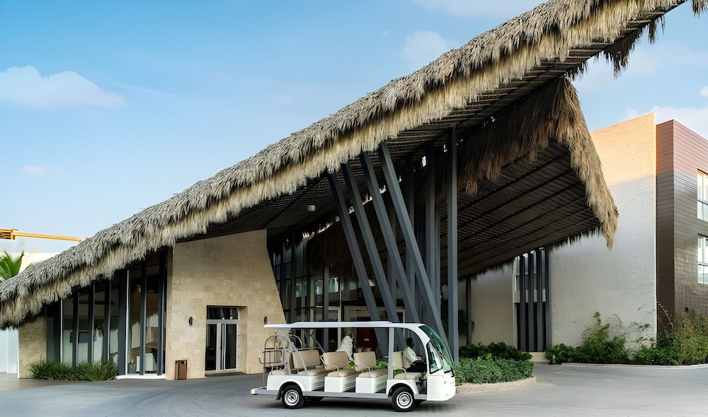 Blue Beach Punta Cana Luxury Resorts 42/47