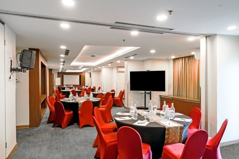 Aston Pluit Hotel and Residence 59/66