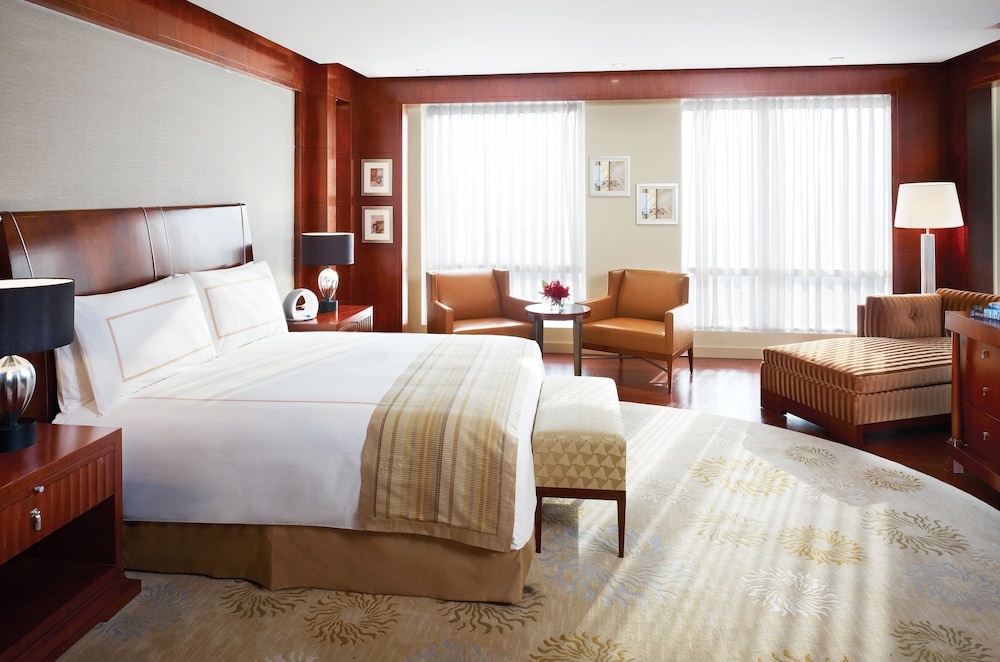 PRESIDENTIAL, SUITE, KING BED