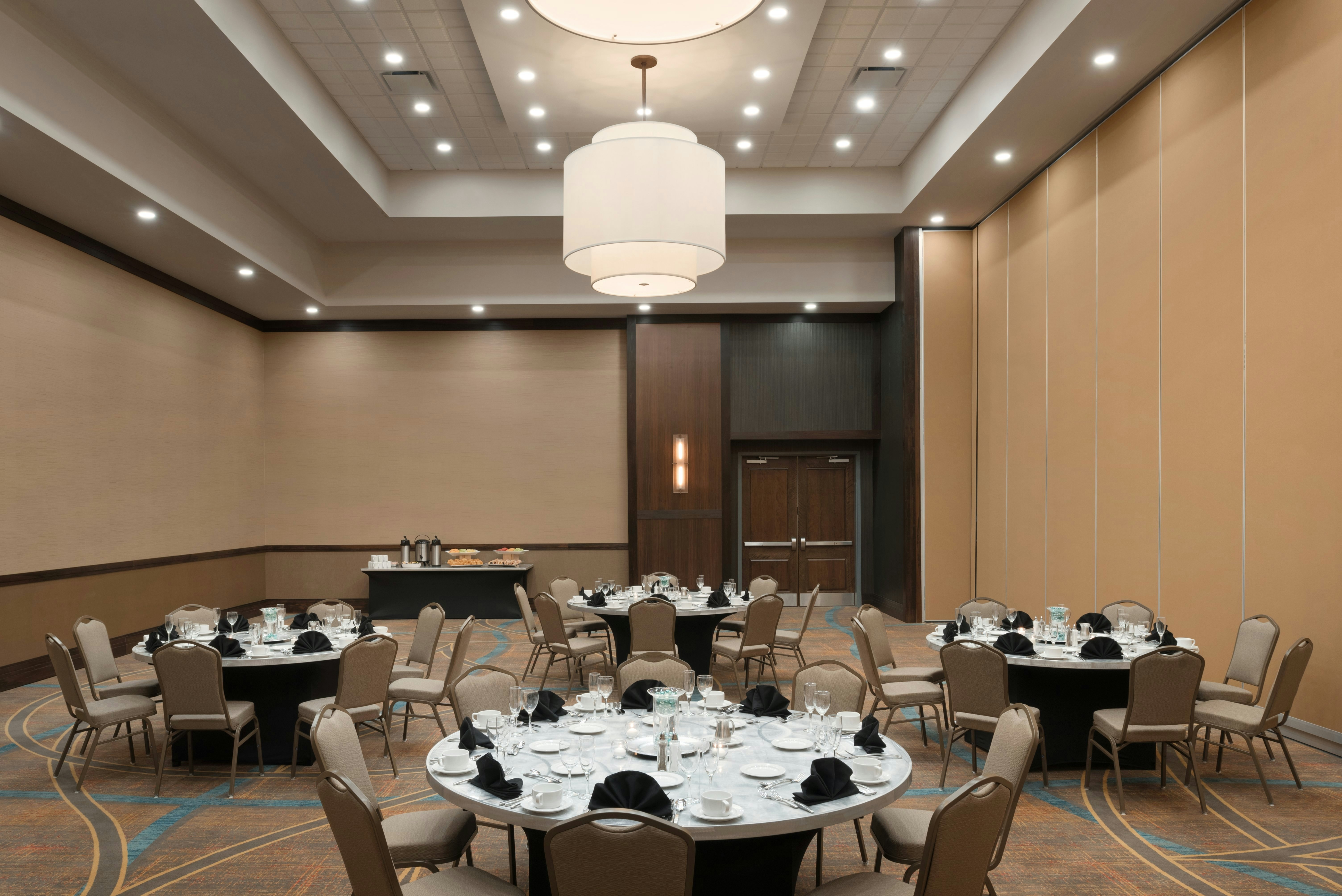 Embassy Suites By Hilton Chicago-Naperville 44/53