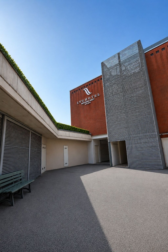 Bes Hotel Bergamo West 64/65