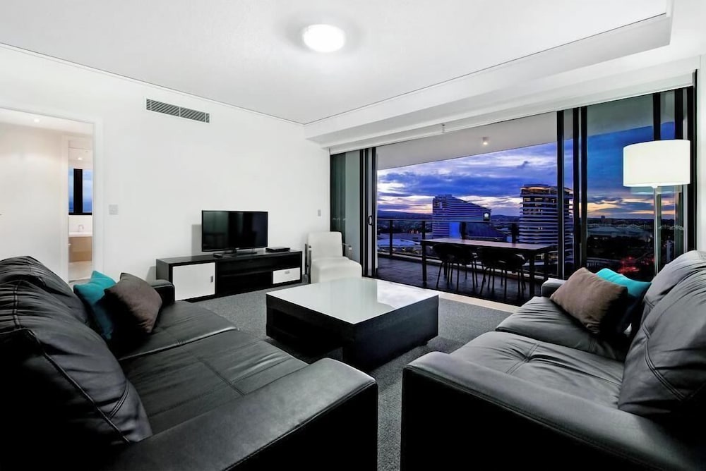 Broadbeach Skyline 3 Bedroom Retreat 11/20