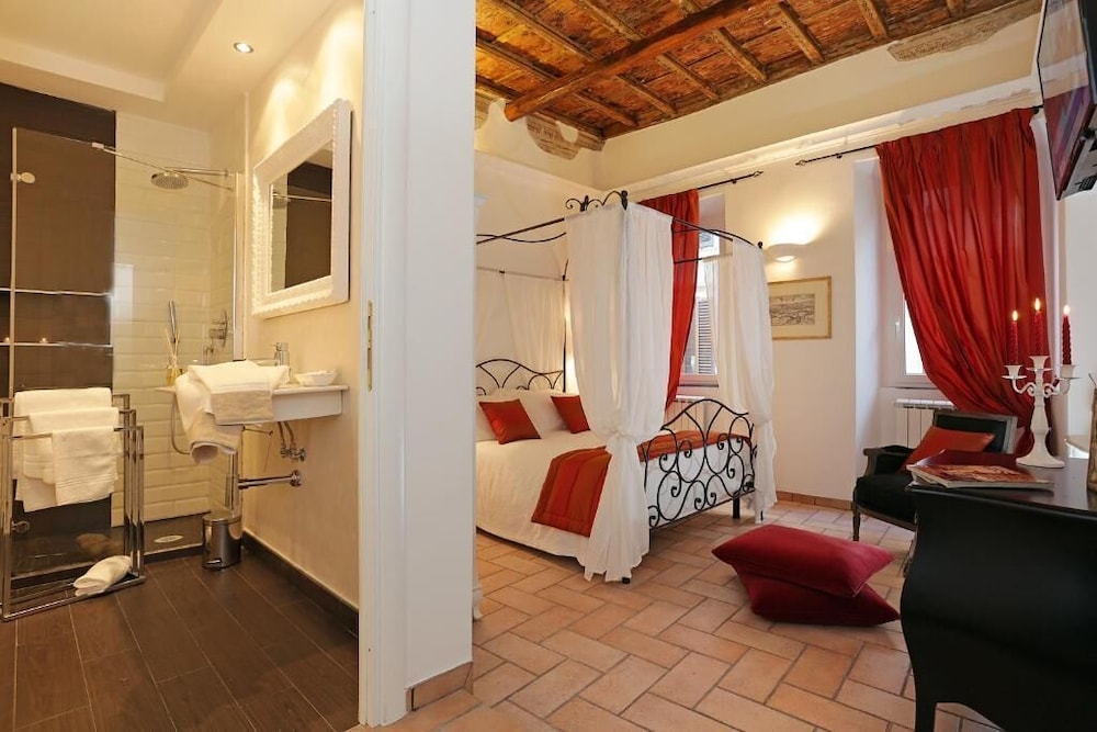 Madonna de Monti Suites 37/50
