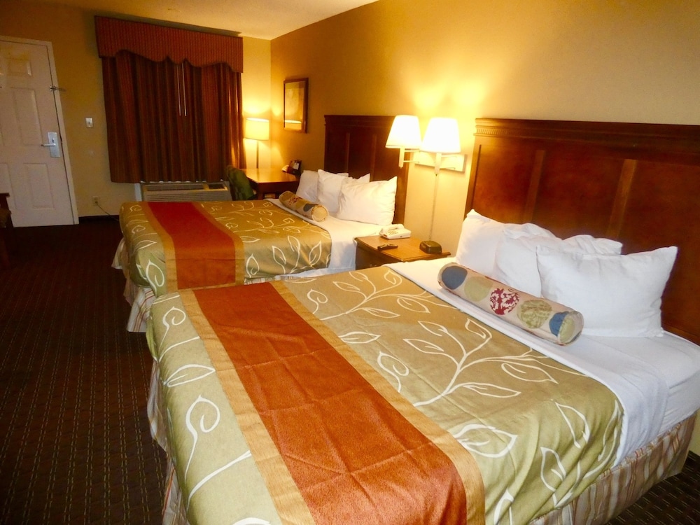Americas Best Value Inn Montezuma 8/24