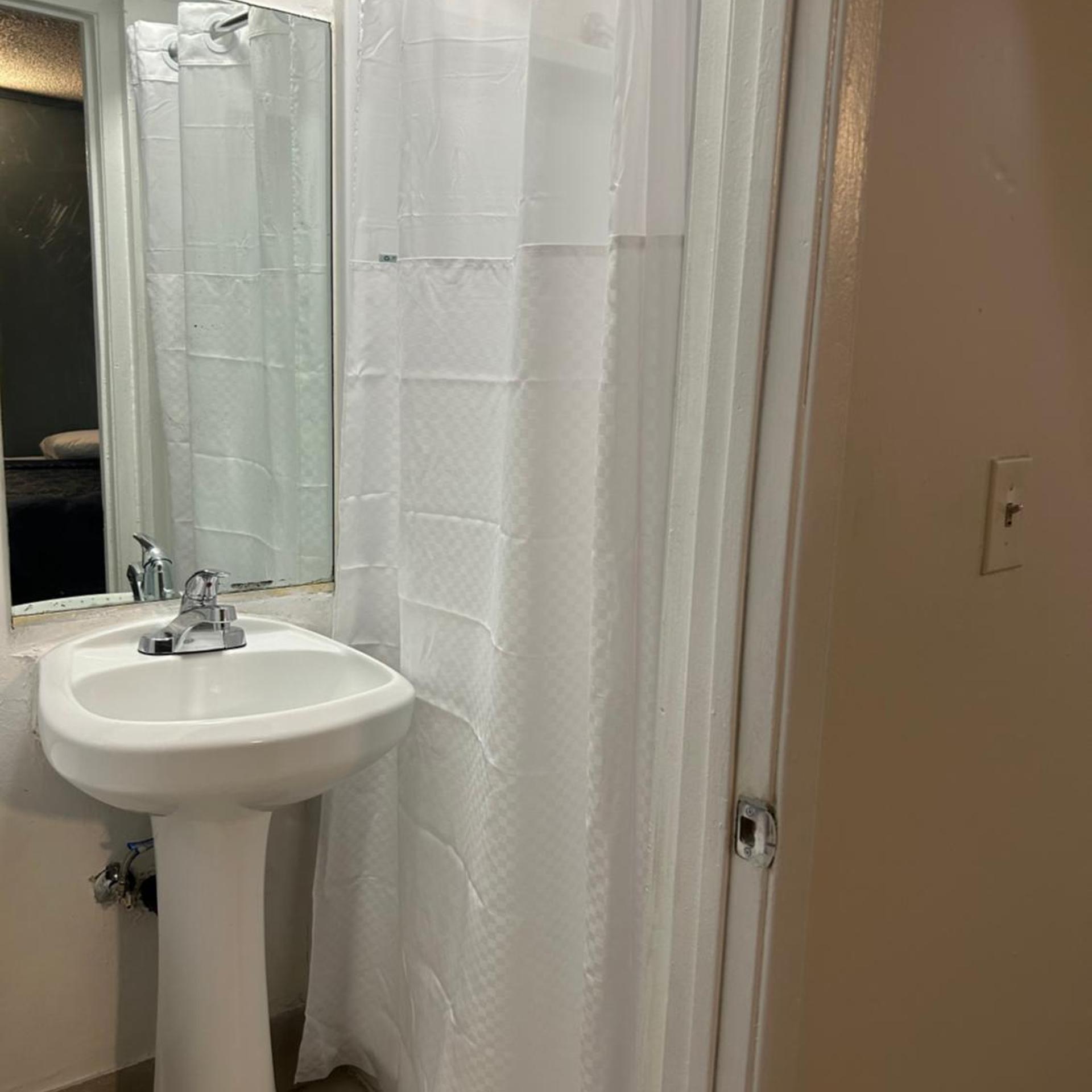 Budget Inn Hollywood 29/32