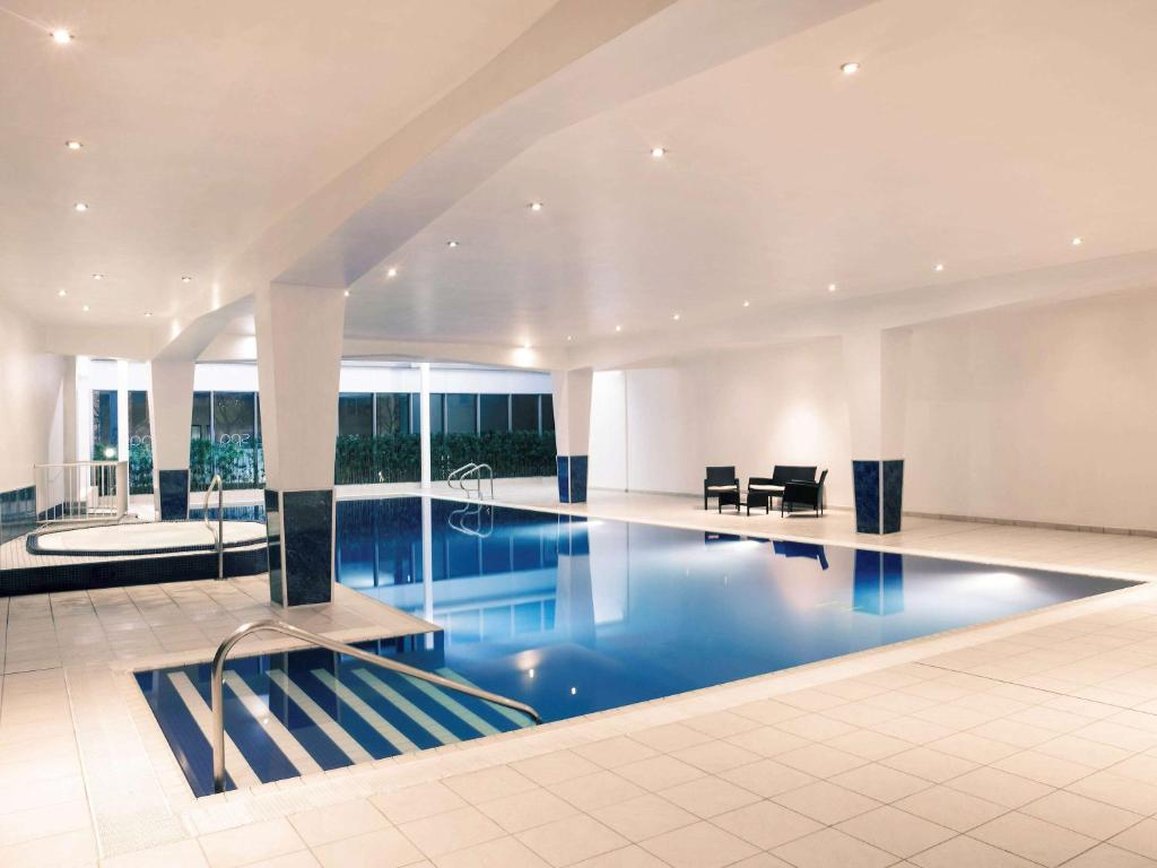 Holland House Hotel Cardiff By Sunday 30/60