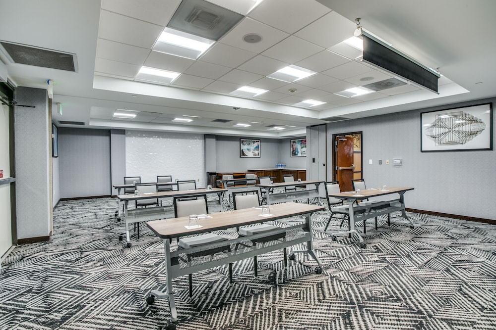Hyatt Place Fort Worth/Hurst 69/78