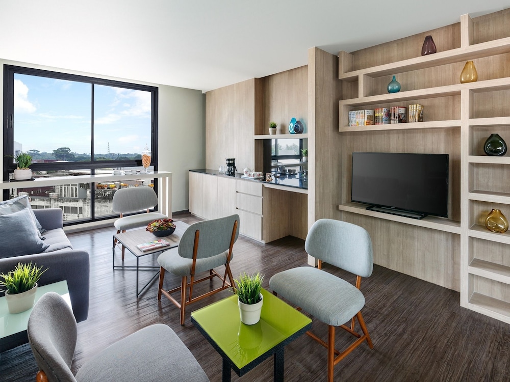 Madera Residence Siracha 46/61