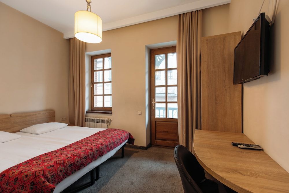 STANDARD, DOUBLE BED