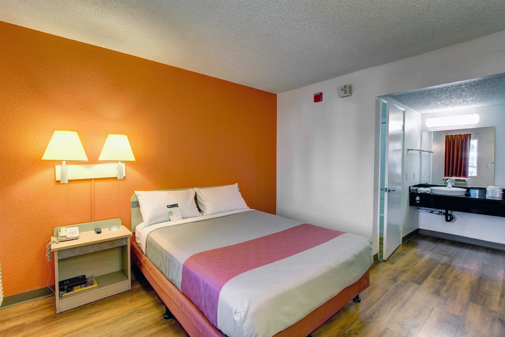 Motel6 La Mesa, CA - San Diego 42/58