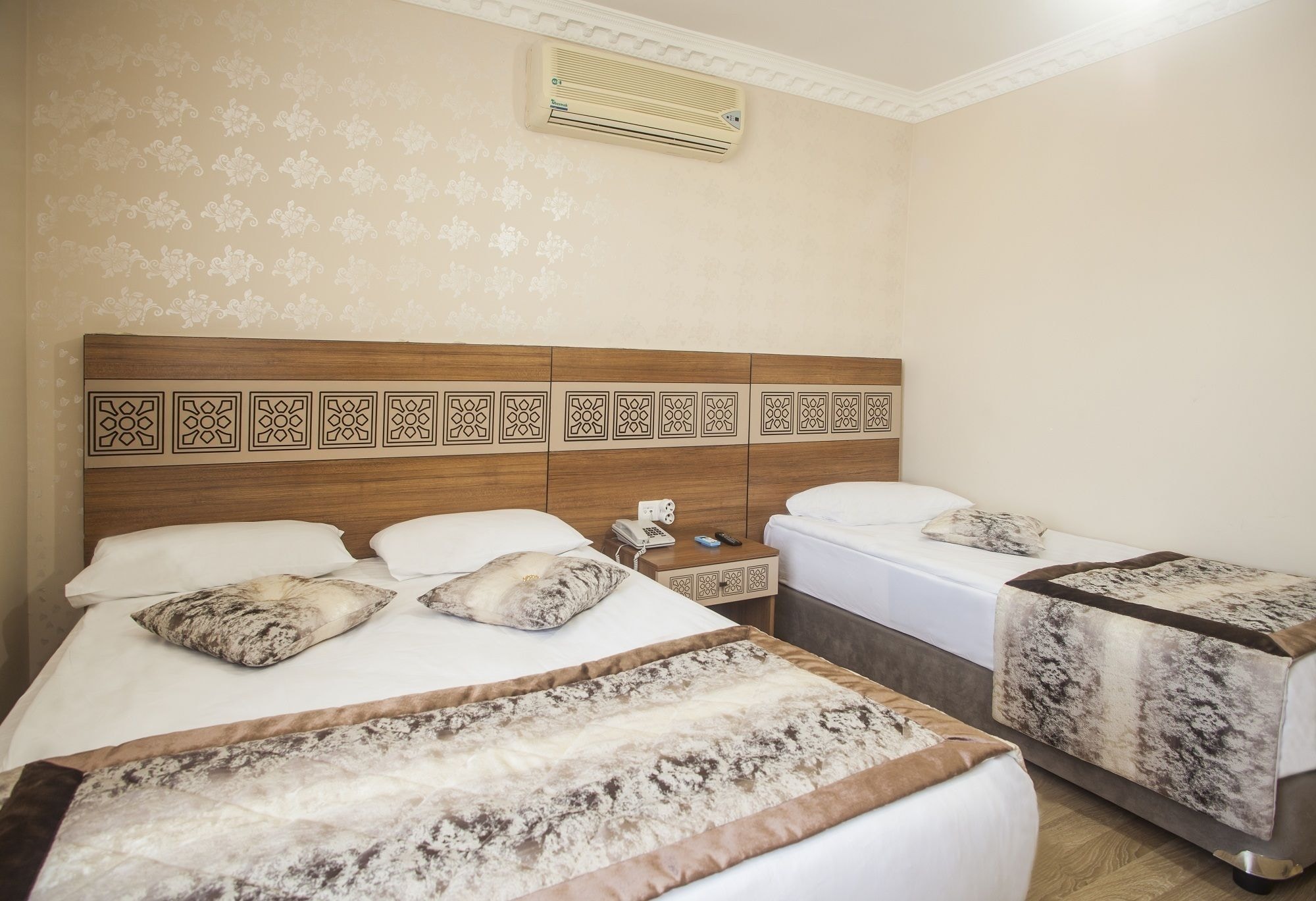 ROOM, TRIPLE