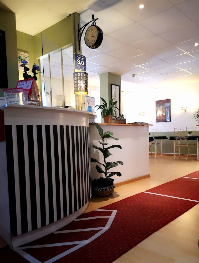 Trianon Hotel 2/36