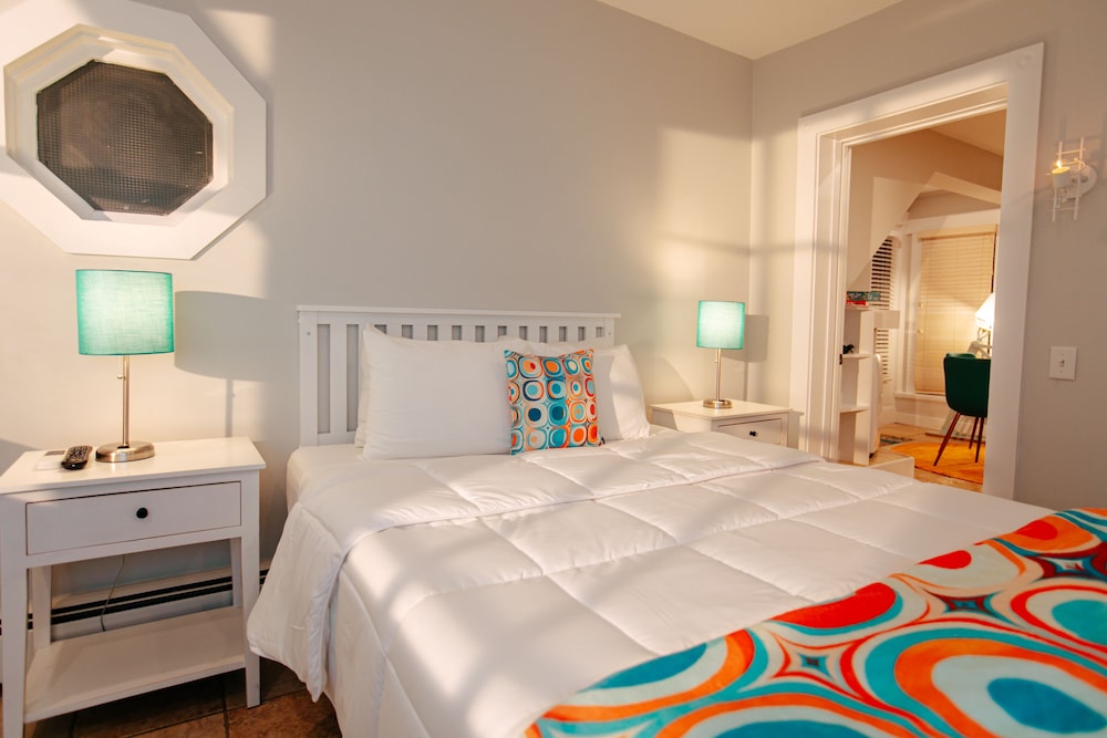 The Provincetown Hotel at Gabriel's 41/51