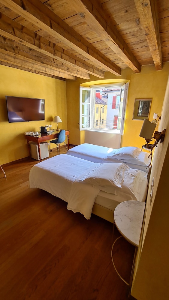 Hotel Piazza Vecchia 22/74