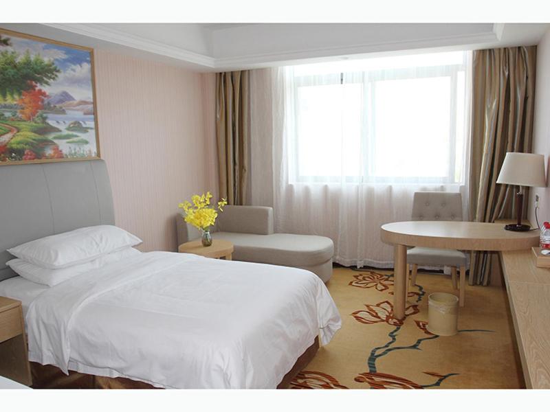 Vienna 3 Best Hotel Shanghai Expo Sanlin 11/20