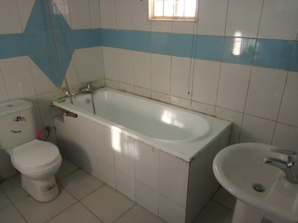 Jesuit Continental Suites 28/28