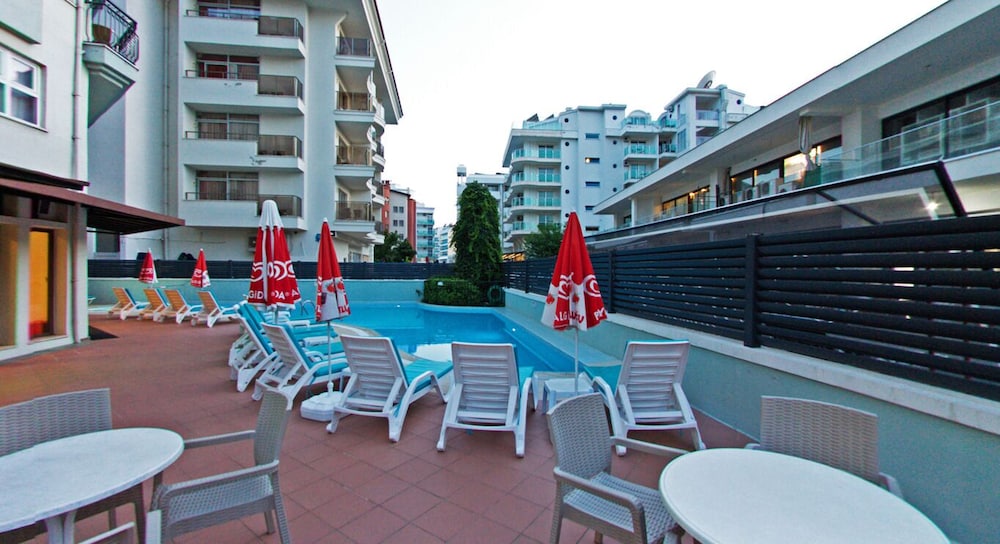 Avos Apartments 16/18