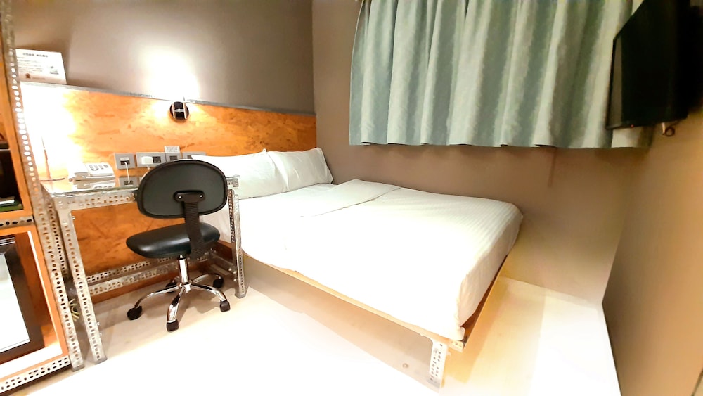 Ind Hotel 15/40
