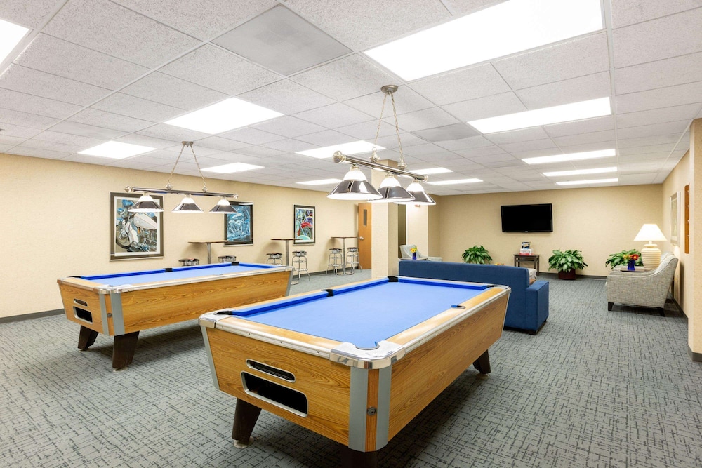 Baymont By Wyndham Des Moines Airport 46/56