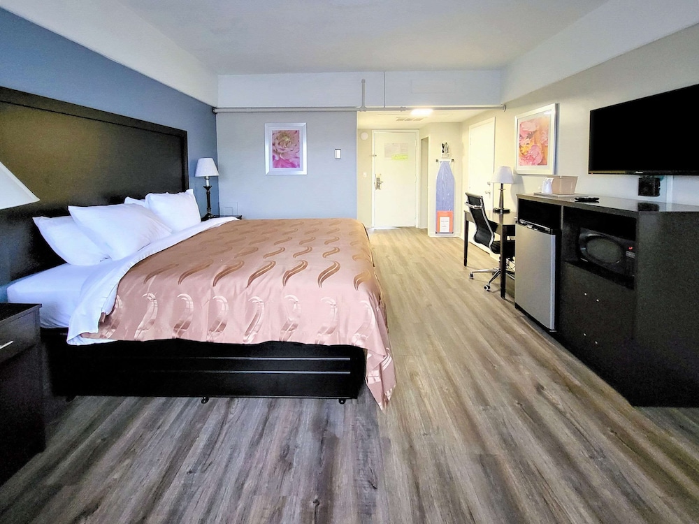 Motel6 Norfolk, VA – East Little Creek 13/50