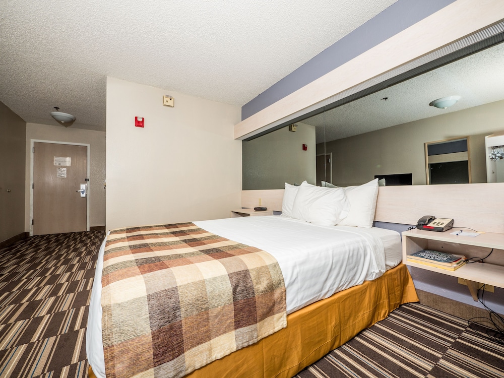 Microtel Inn & Suites by Wyndham Palm Coast I-95 14/29