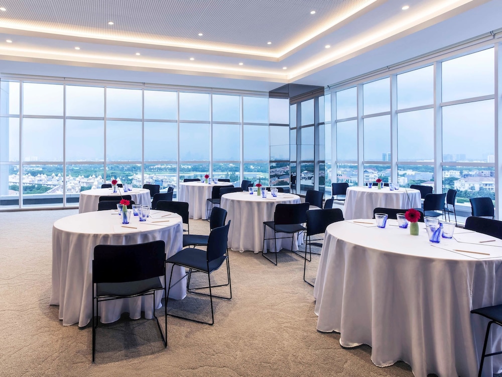 Mercure Jakarta Pantai Indah Kapuk 55/73