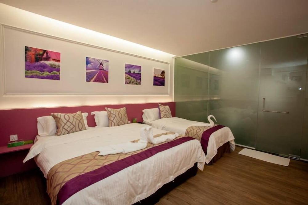 A+ Plus Boutique Hotel 13/23