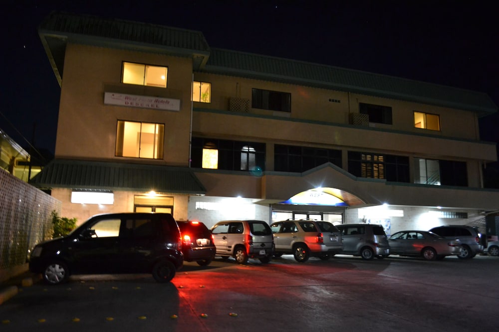 West Plaza Hotel Desekel 39/43