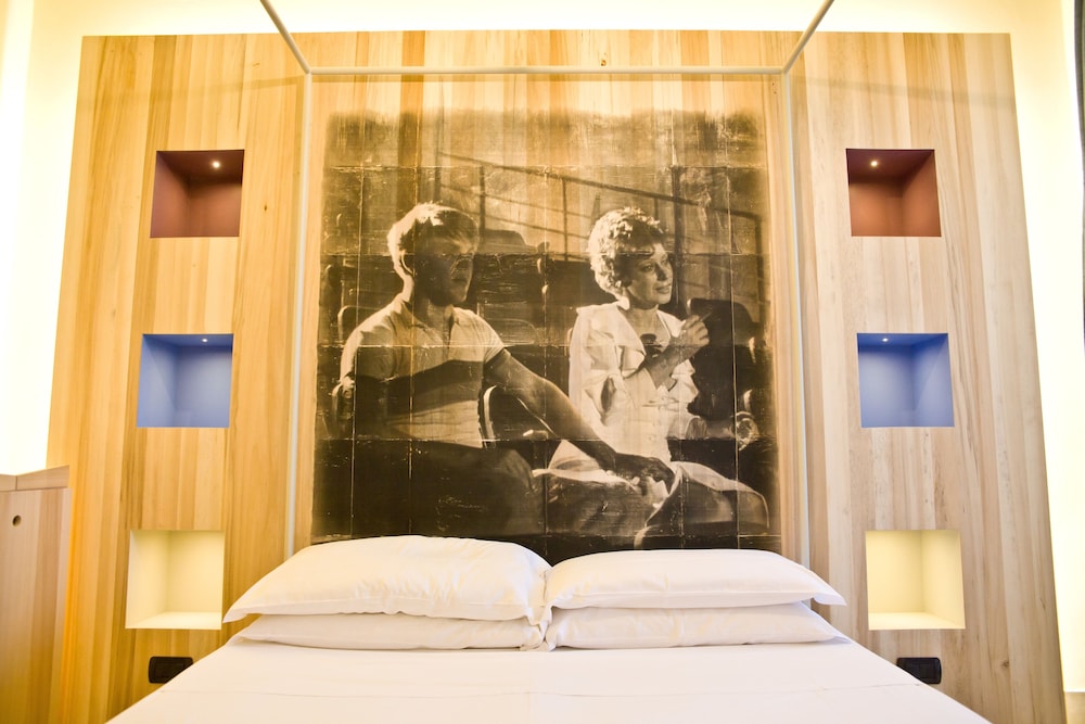 JUNIOR SUITE, QUEEN BED, TERRACE