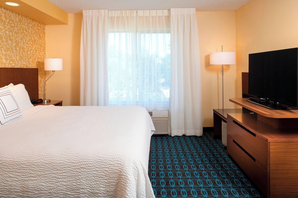 Suite, King Bed, Sofa