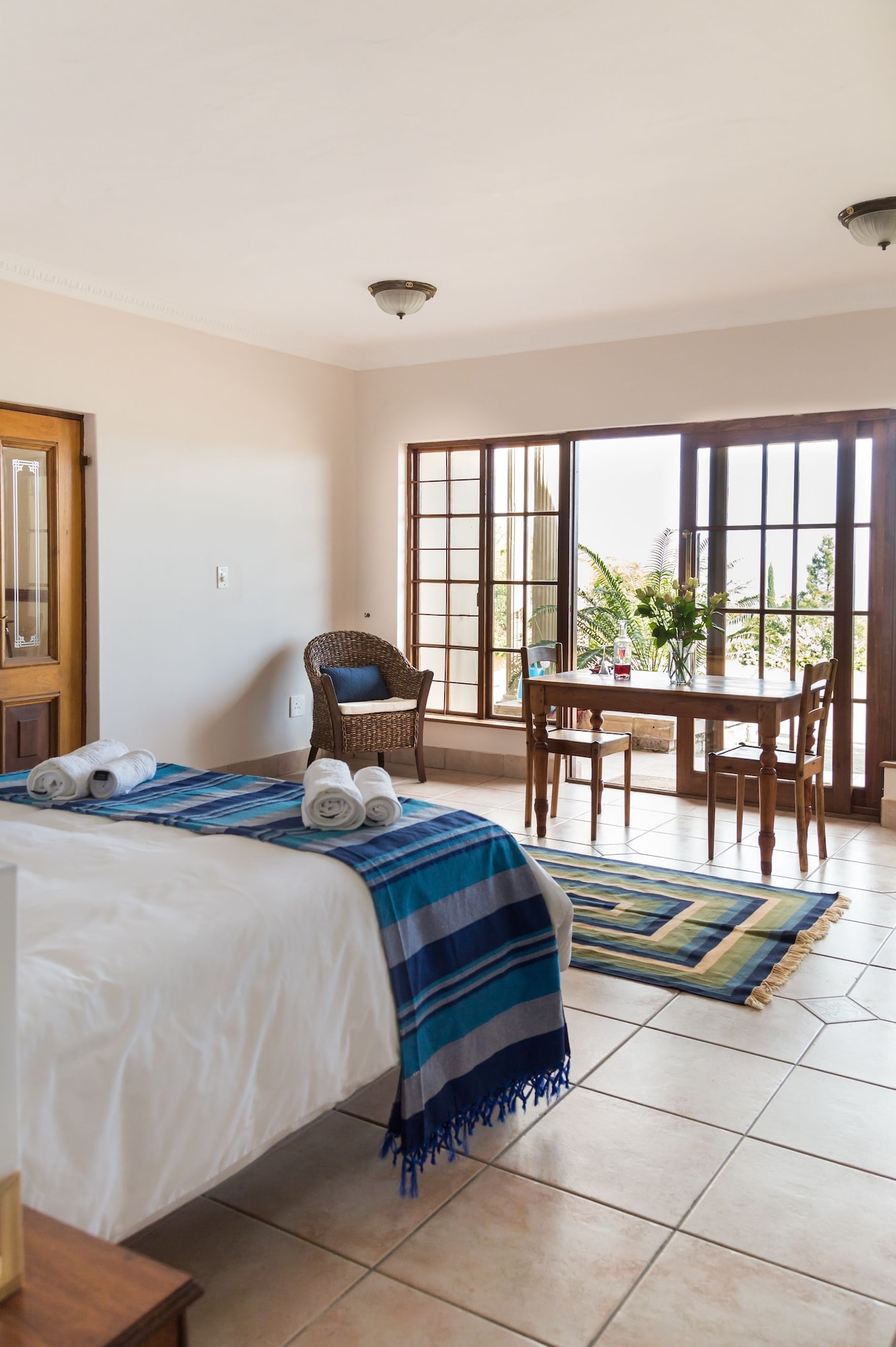 1 BEDROOM, CLASSIC, DOUBLE BED, LAGOON VIEW, KITCHEN