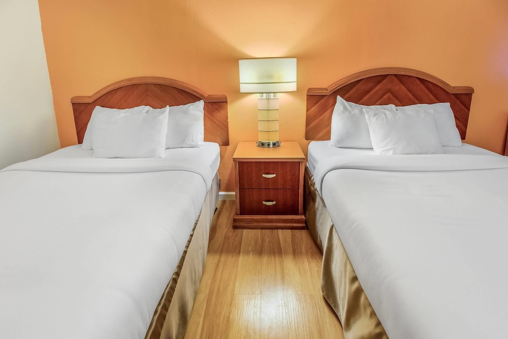 Econo Lodge Alliance 32/60