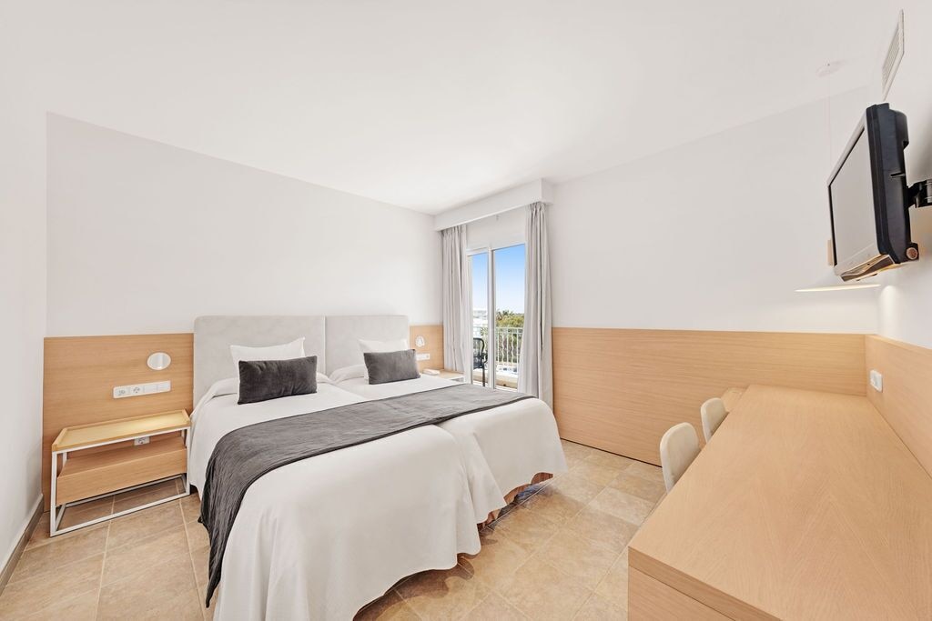 غرفة سوبيريور بسريرين منفصلين بشرفة، HOTEL VILLA CHIQUITA 7/10