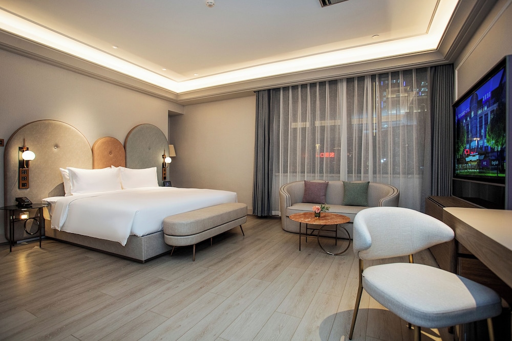 Mercure Changchun Ziyou Road Dahua 22/29