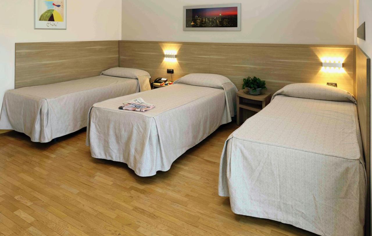 غرفة رباعية، Dama Hotel 2/5