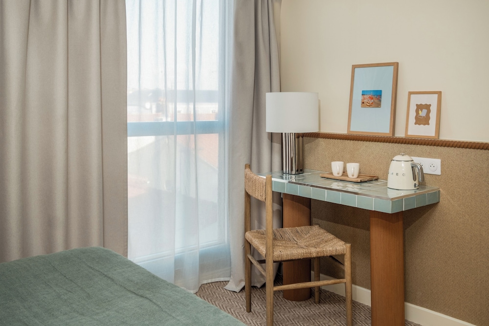 Kyriad Prestige Les Sables D Olonne Plage Centre Des Congres 56/65