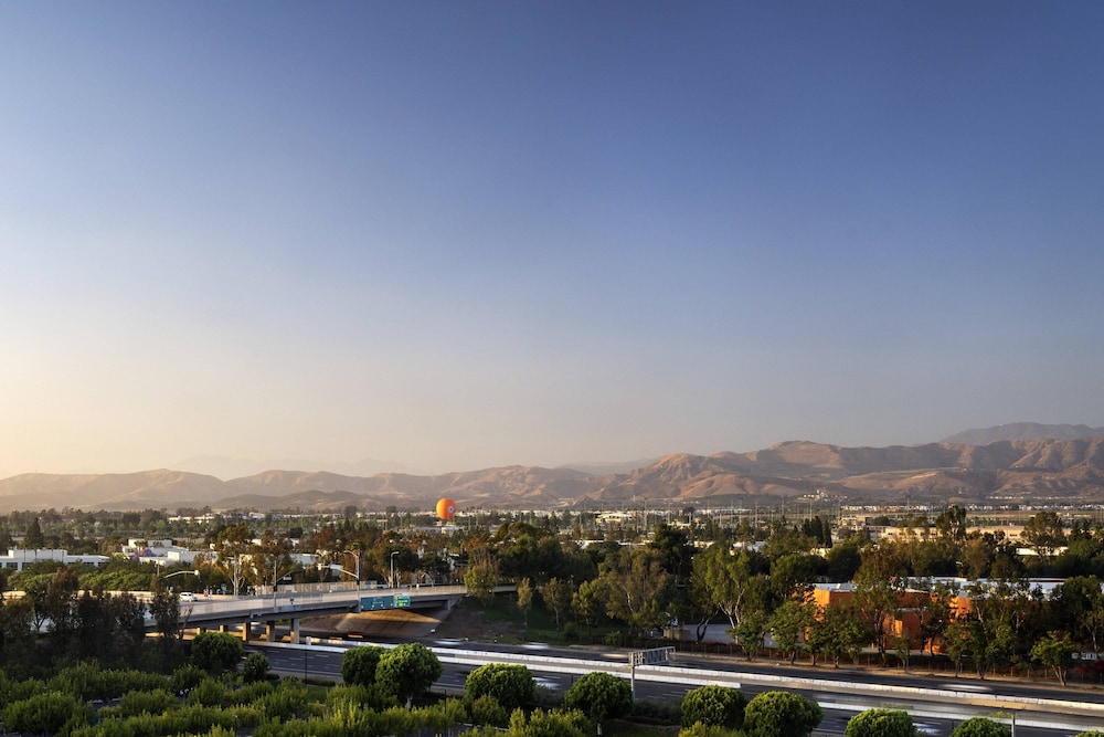 MARRIOTT IRVINE SPECTRUM 44/50
