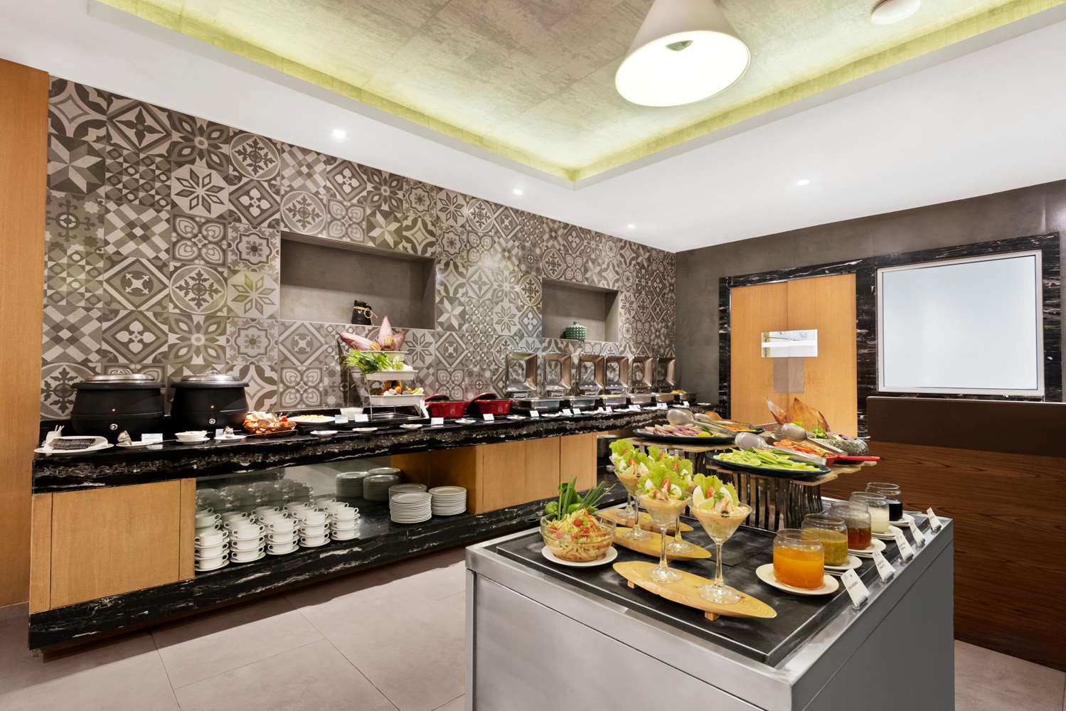 Howard Johnson by Wyndham Kolkata 57/66