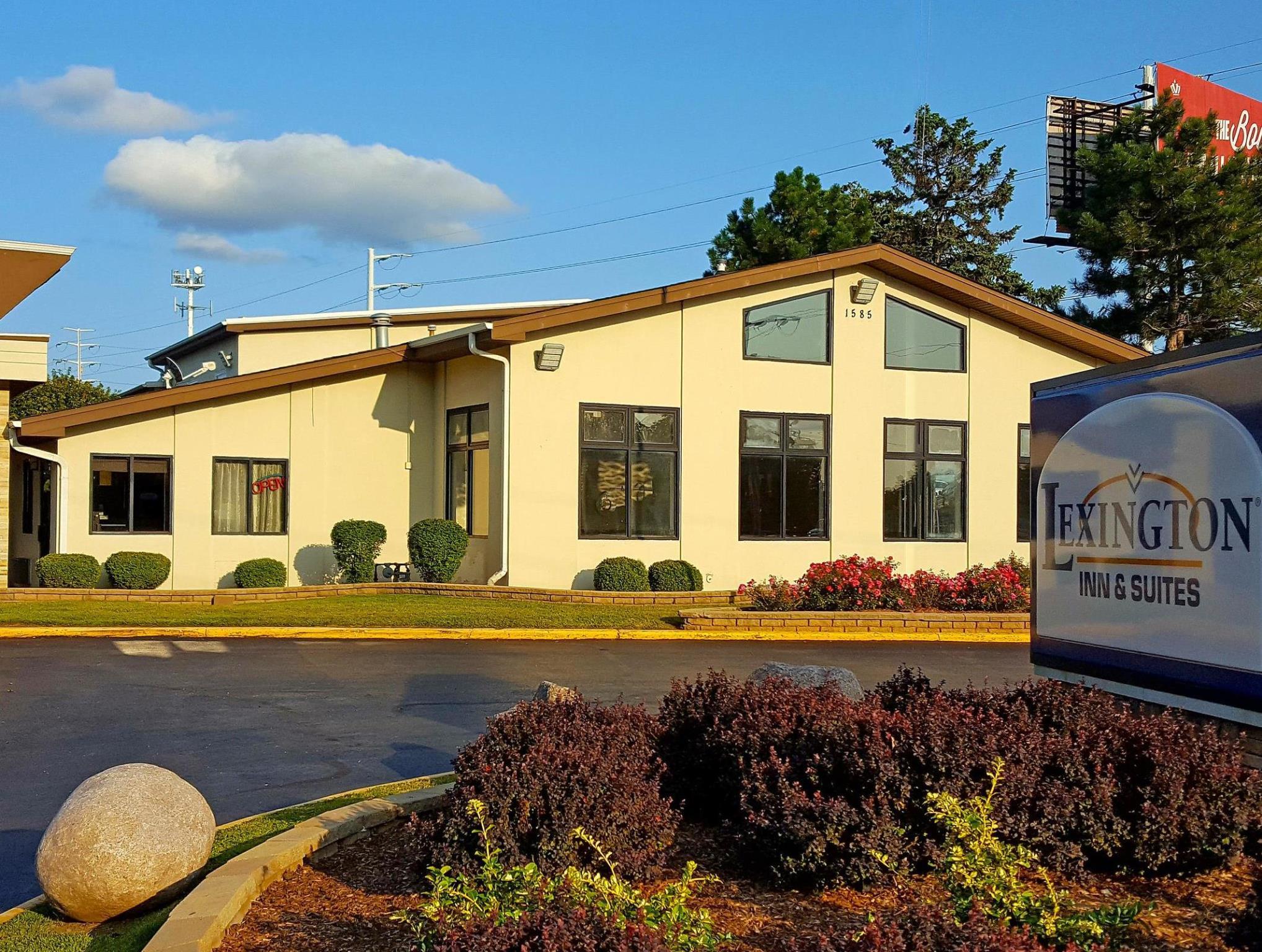 Lexington Inn And Suites-N.W. Chicago/Elgin 18/20