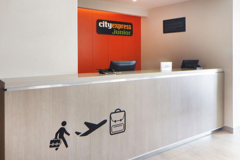 City Express Junior by Marriott Tijuana Otay 6/48
